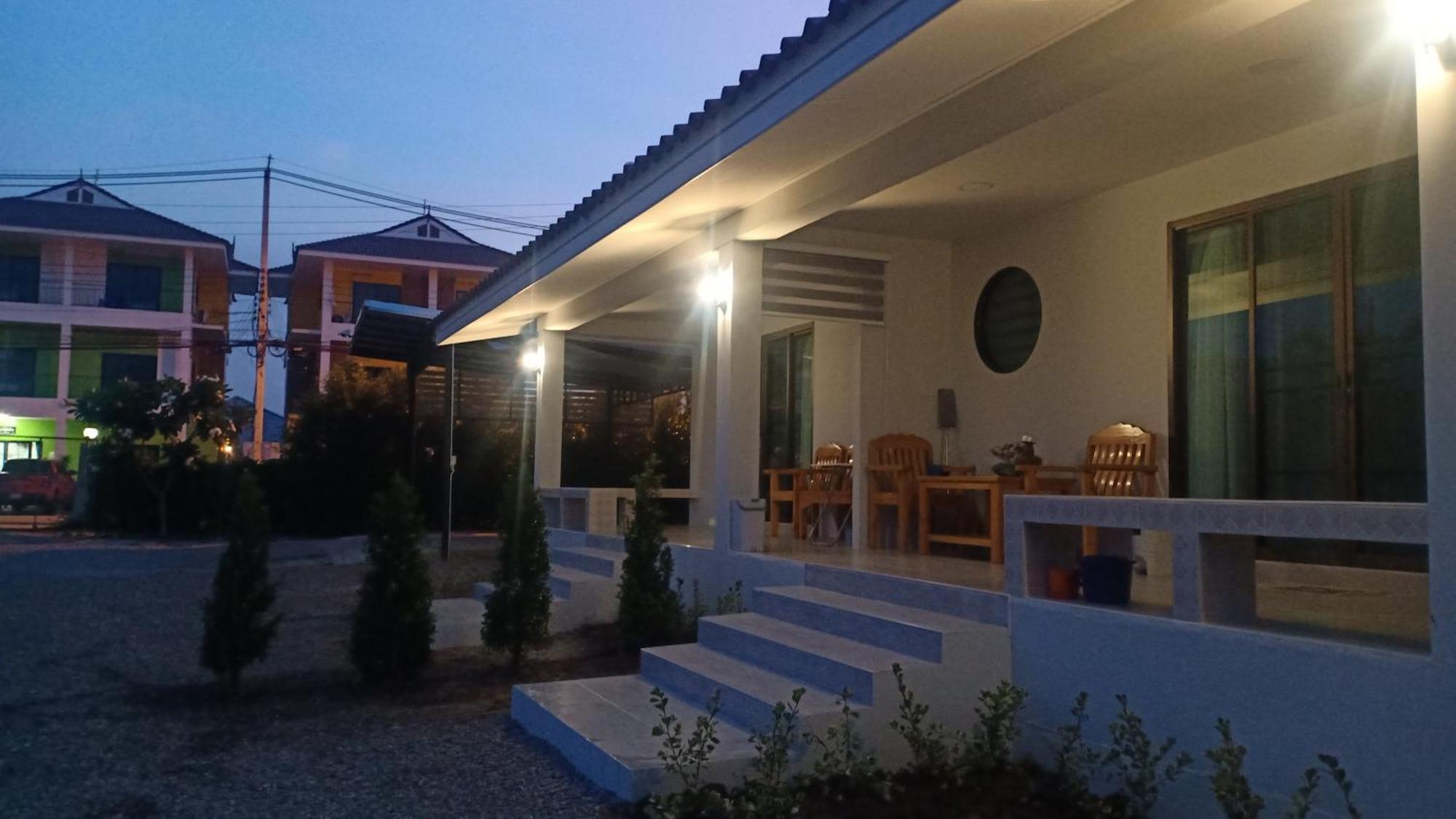 Min House Hotel ลำพูน ภายนอก รูปภาพ
