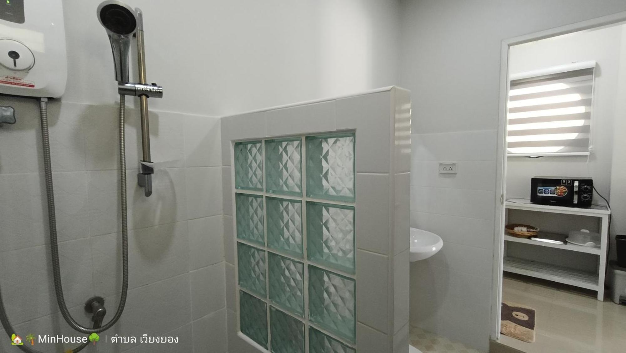 Min House Hotel ลำพูน ภายนอก รูปภาพ